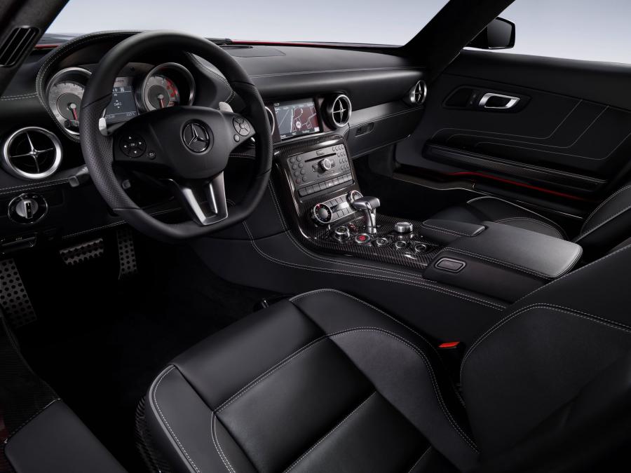  Mercedes-Benz SLS AMG 2010 года  (фото 7 из 526)